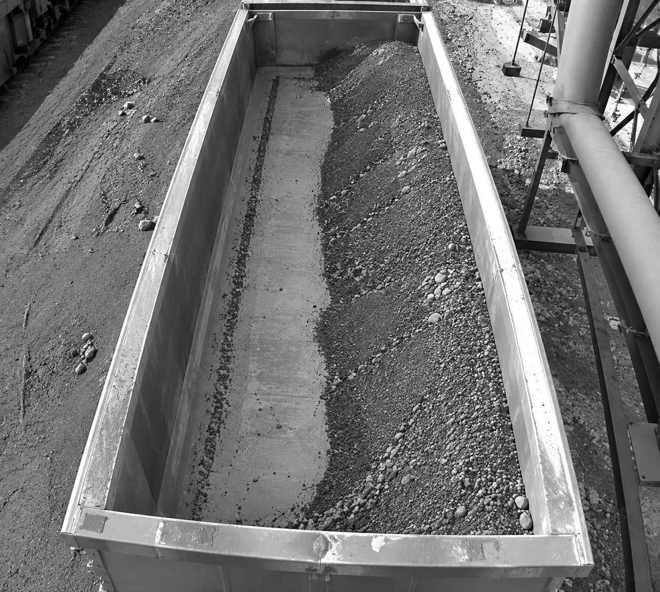 AI-generated illustration of bulk material concentrated along one side of a wagon.